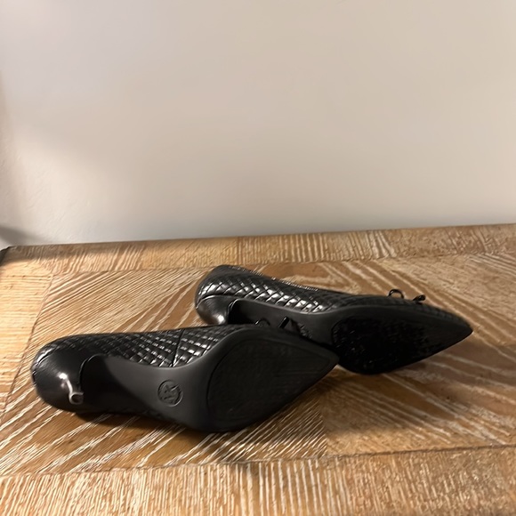 Michael Michael Kors Nancy Black Quilted Mid Pump - Picture 11 of 13